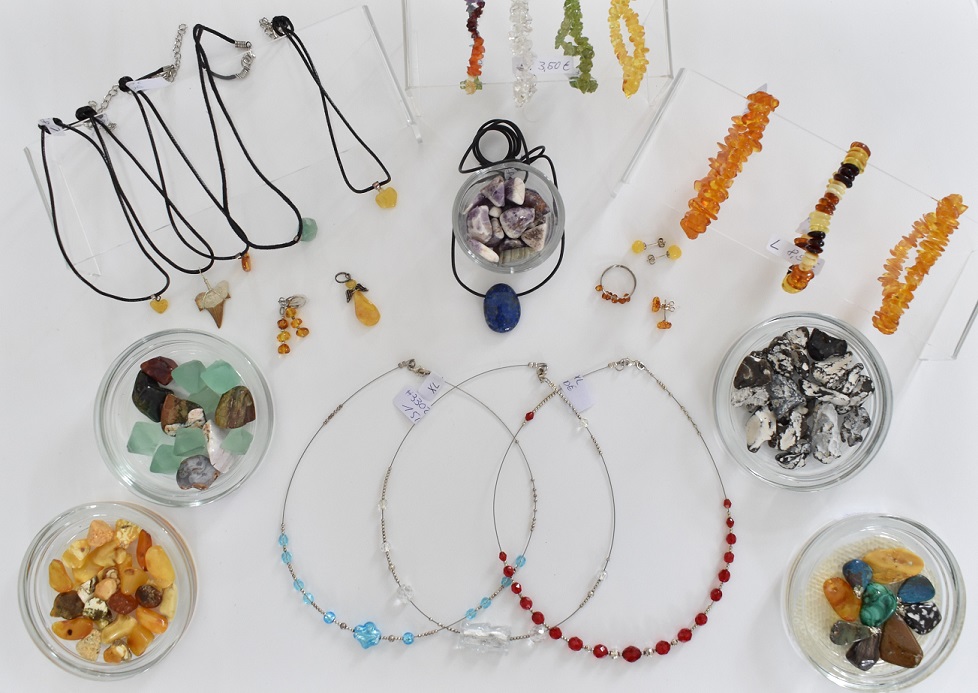 Natursteinschmuck