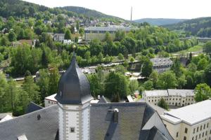 Der Blick nach Süden zeigt die Rasmussen-Siedlung sowie das Wohngebiet Stadtblick.