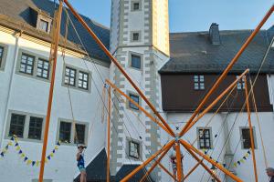 Bungee Trampolin im Schlosshof Foto: Sven Richter