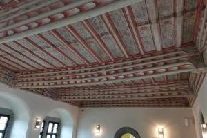 Im Roten Saal befindet sich ein Teil der stadtgeschichtlichen Ausstellung.